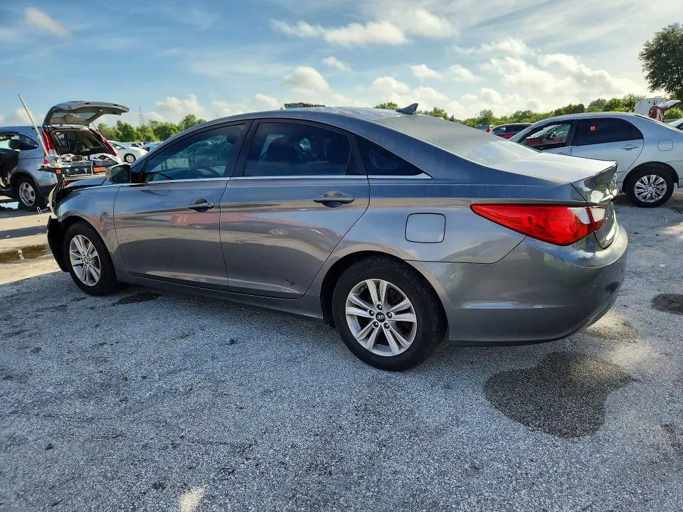 2011 HYUNDAI SONATA GLS  