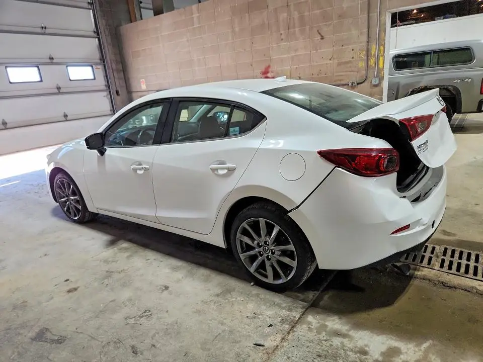 2018 MAZDA 3 TOURING  