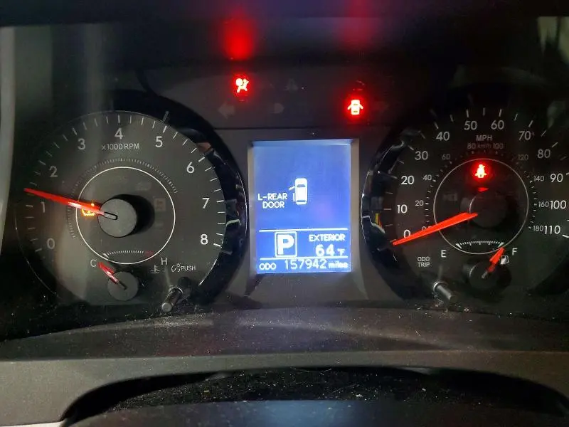 2015 TOYOTA SIENNA LE  