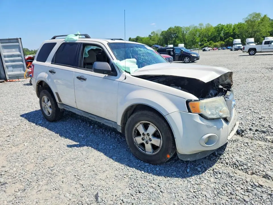 2011 FORD ESCAPE XLT  