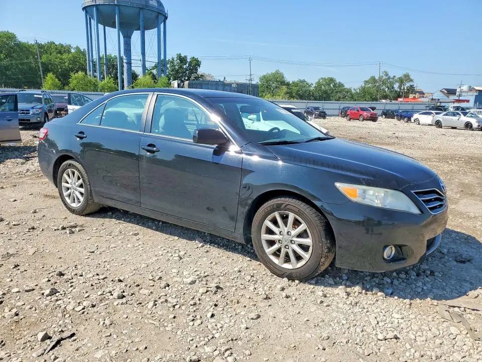 2010 TOYOTA CAMRY XLE V6  