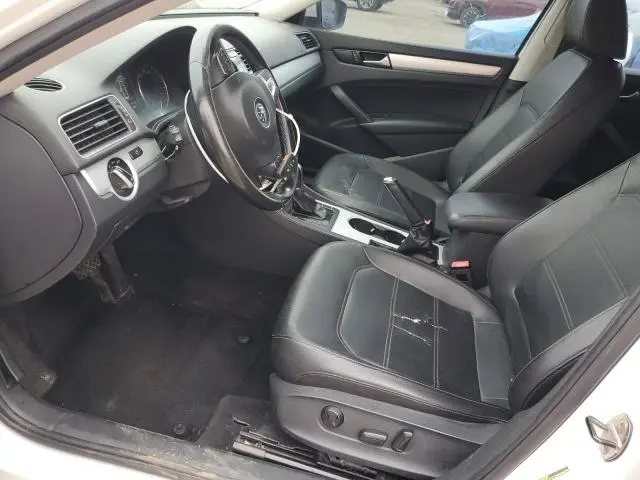 2013 VOLKSWAGEN PASSAT SE  
