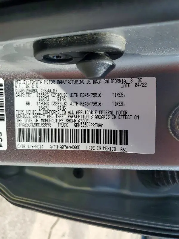 2022 TOYOTA TACOMA SR5 V6  
