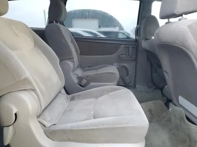 2010 TOYOTA SIENNA CE  