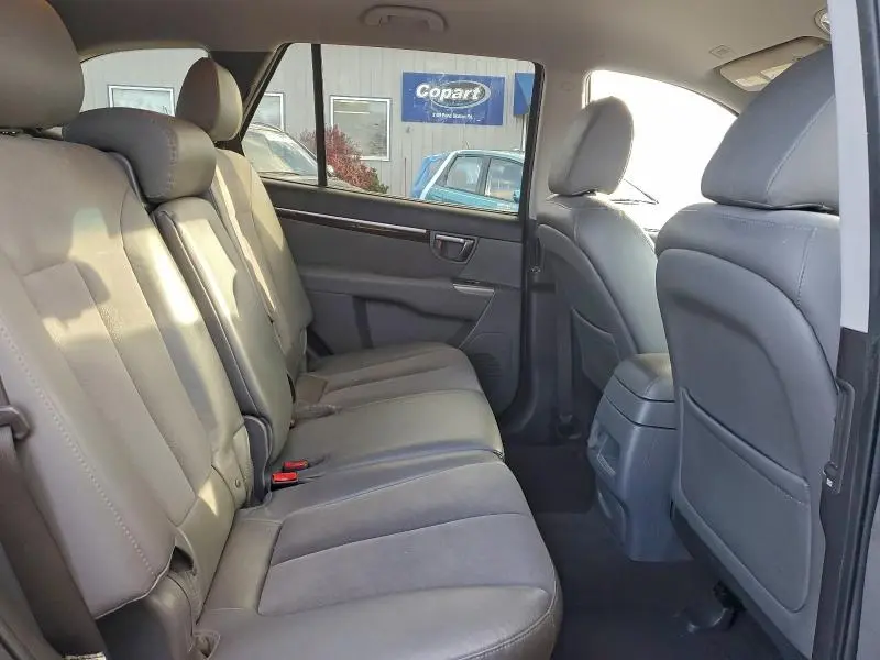 2010 HYUNDAI SANTA FE SE  