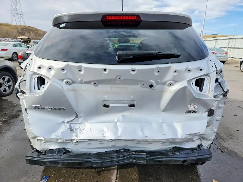 2015 HYUNDAI TUCSON SE  