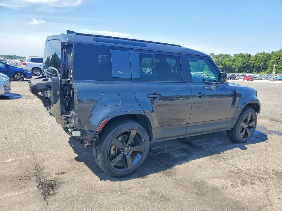 2024 LAND ROVER DEFENDER 110 S  