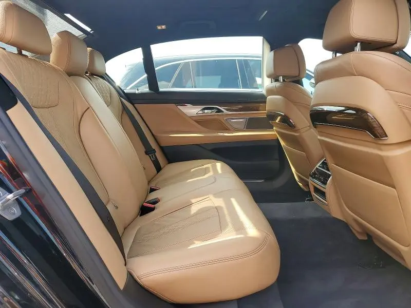 2018 BMW 750 XI  