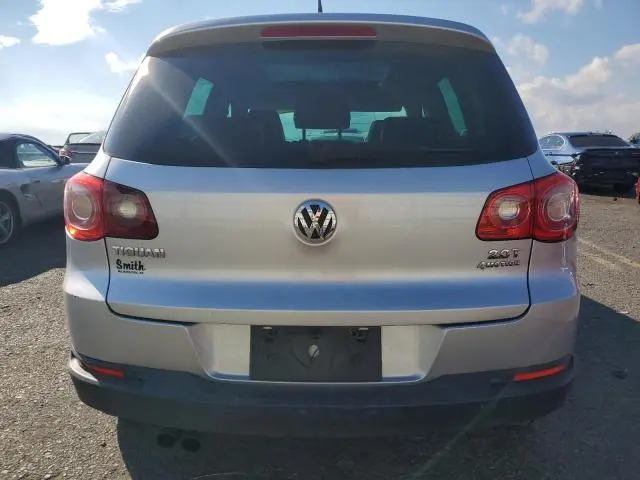 2011 VOLKSWAGEN TIGUAN S  