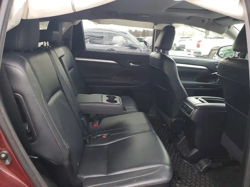 2015 TOYOTA HIGHLANDER XLE  