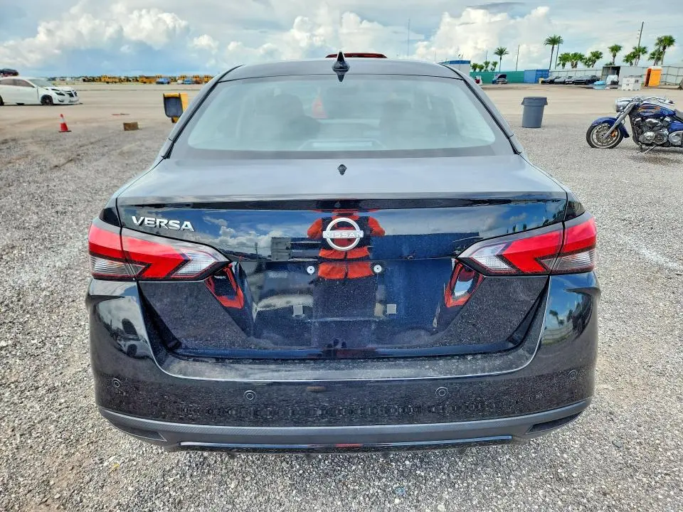 2025 NISSAN VERSA SV  