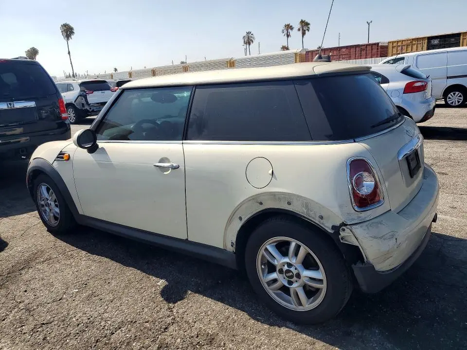 2011 MINI COOPER   