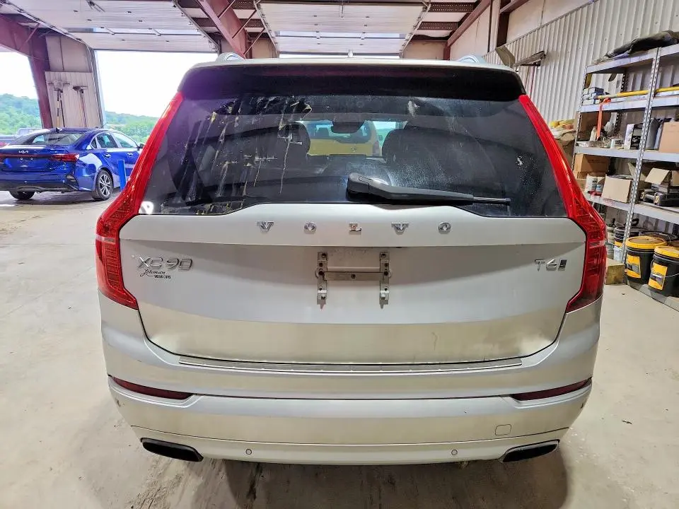 2016 VOLVO XC90 T6  