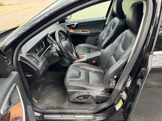 2017 VOLVO XC60 T5 INSCRIPTION  