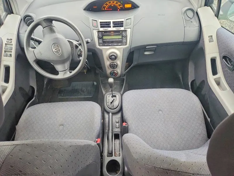 2010 TOYOTA YARIS BASE  