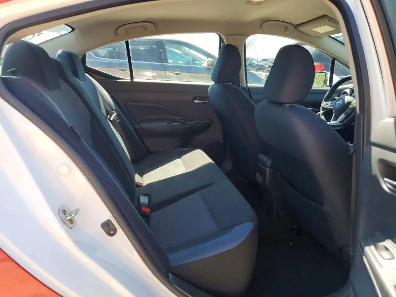 2023 NISSAN VERSA SV  