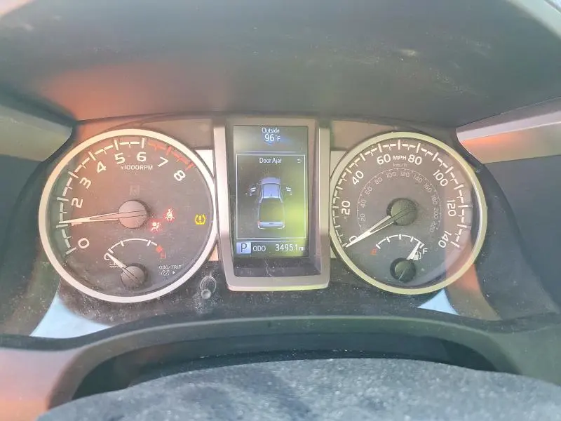 2020 TOYOTA TACOMA SR5 V6  