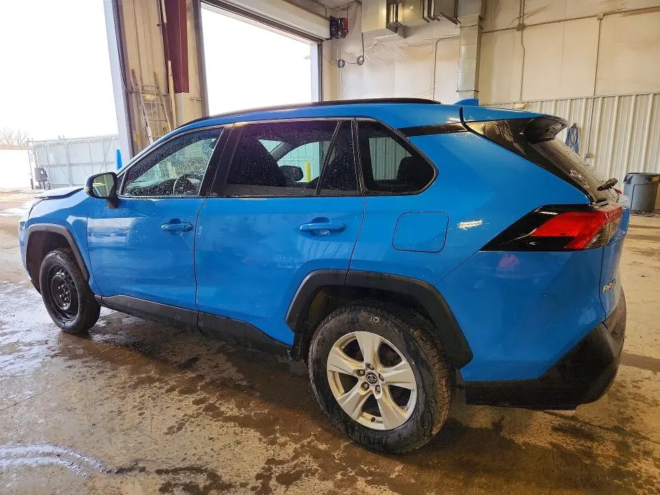 2021 TOYOTA RAV4 XLE  