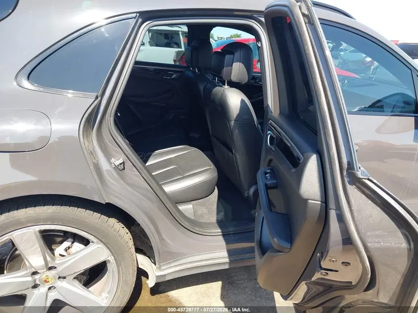 2018 PORSCHE MACAN S