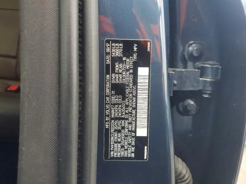 2018 VOLVO XC60 T5 MOMENTUM  