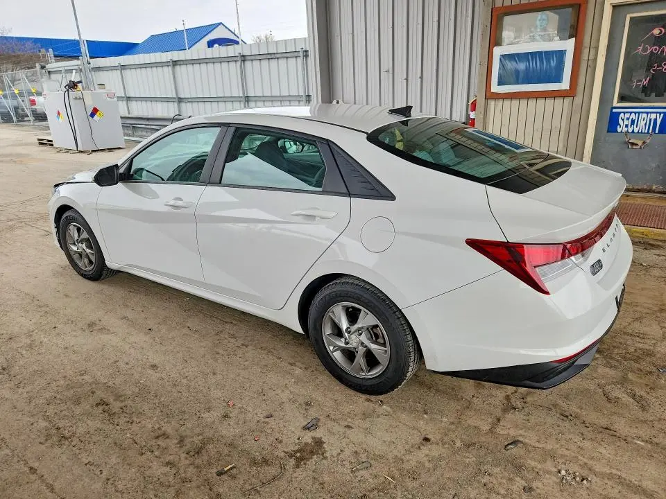 2023 HYUNDAI ELANTRA SE  