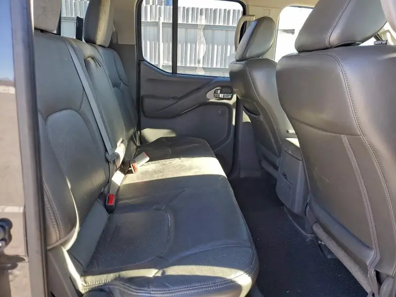 2014 NISSAN FRONTIER S  