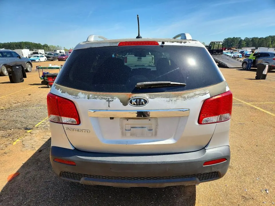 2013 KIA SORENTO LX  