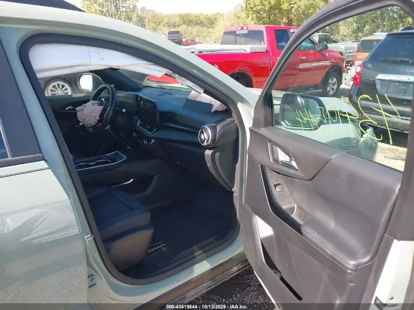 2025 CHEVROLET EQUINOX FWD LT