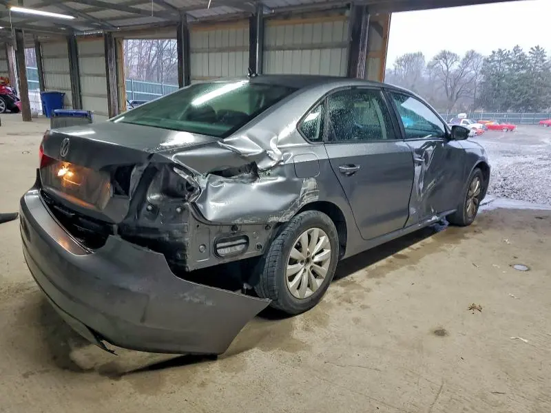 2013 VOLKSWAGEN PASSAT S  