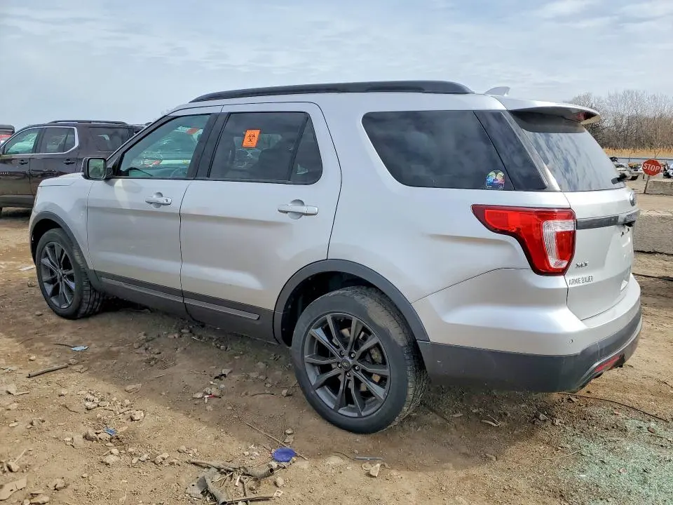 2017 FORD EXPLORER XLT  