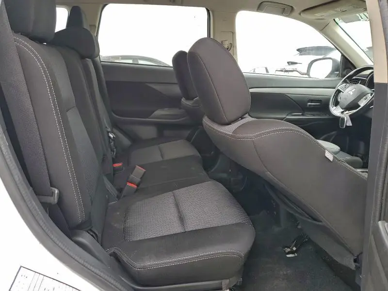 2018 MITSUBISHI OUTLANDER SE  