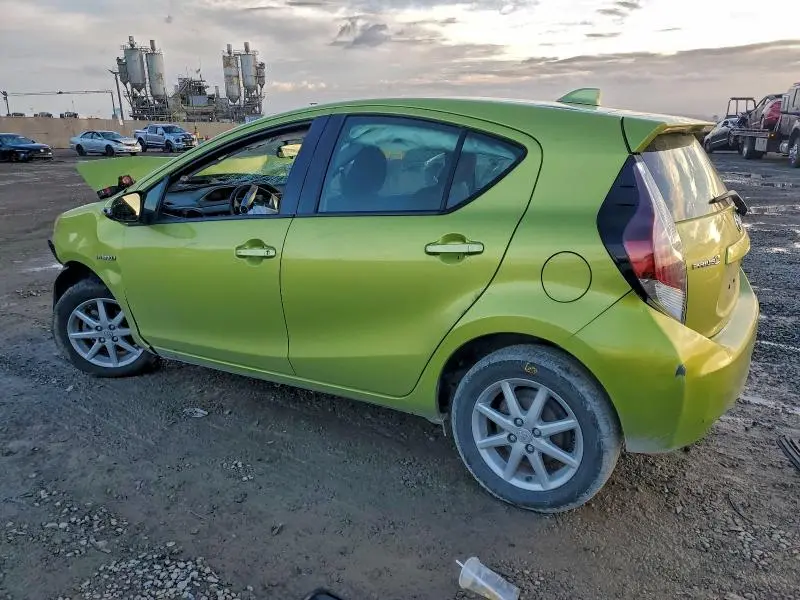 2015 TOYOTA PRIUS C   