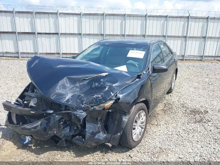 2014 TOYOTA CAMRY LE