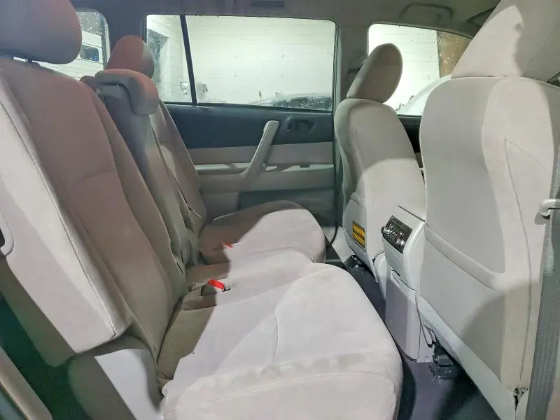 2012 TOYOTA HIGHLANDER BASE  