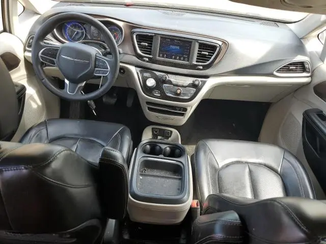 2020 CHRYSLER VOYAGER LXI
