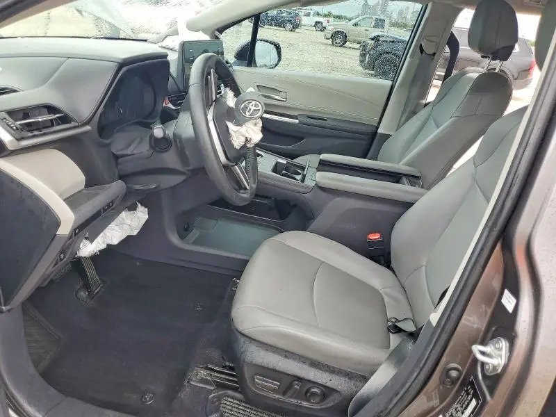 2022 TOYOTA SIENNA   