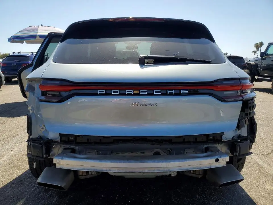 2021 PORSCHE MACAN   