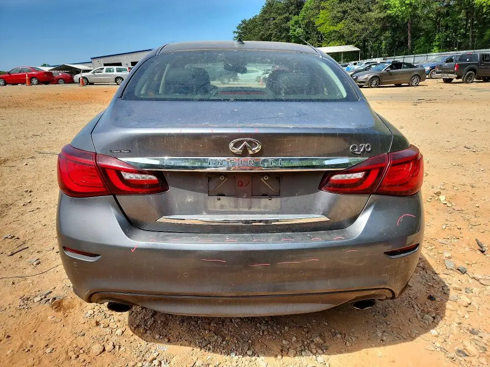 2017 INFINITI Q70 3.7  