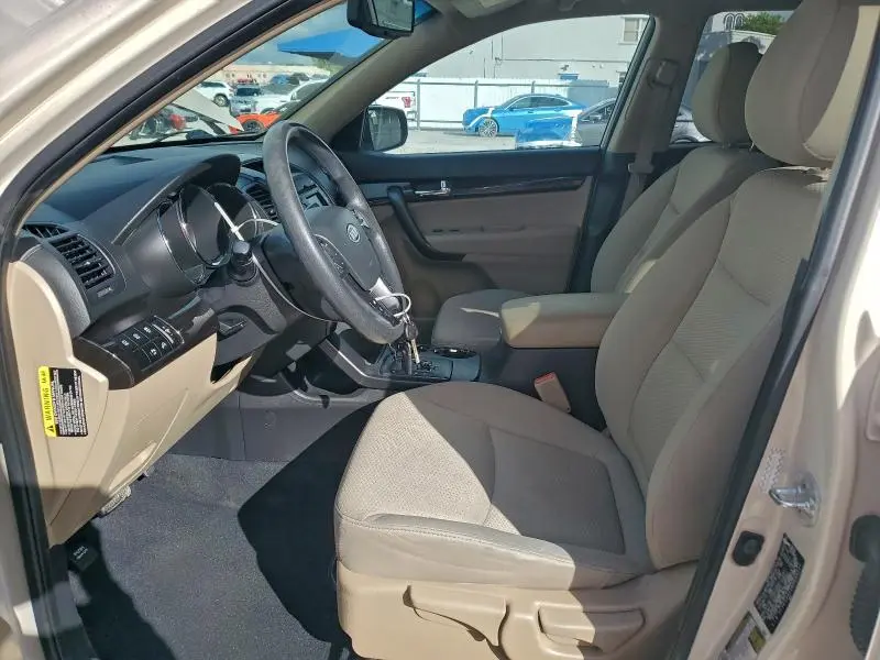 2011 KIA SORENTO BASE  