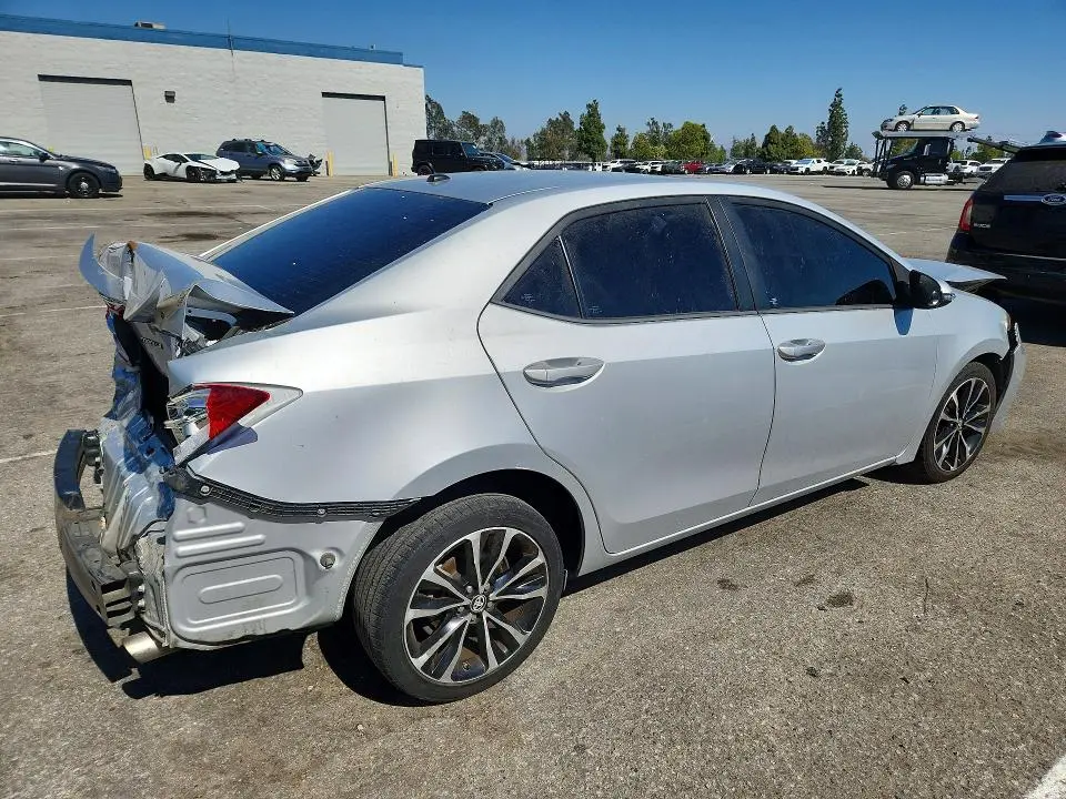 2017 TOYOTA COROLLA SE  