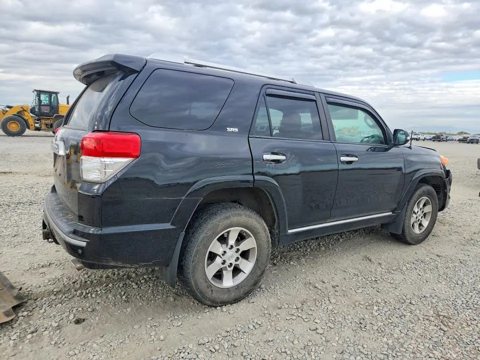 2011 TOYOTA 4RUNNER SR5  