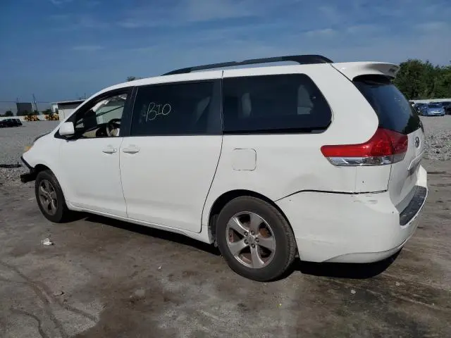 2014 TOYOTA SIENNA LE  