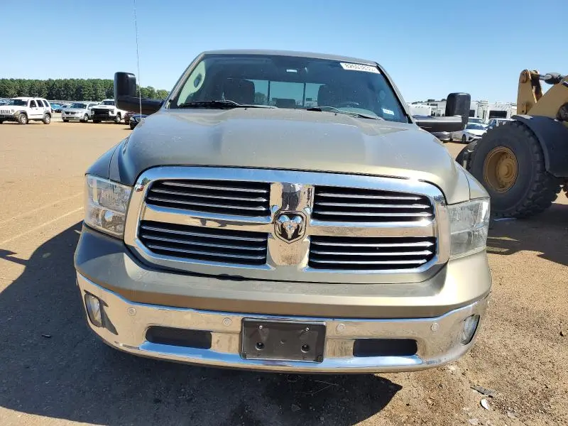 2015 RAM 1500 SLT