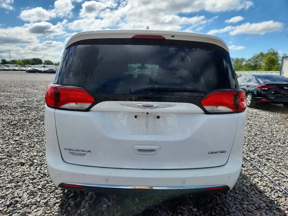 2018 CHRYSLER PACIFICA LIMITED  