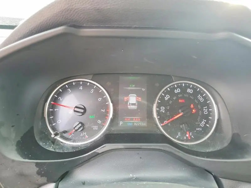 2021 TOYOTA RAV4 XLE  