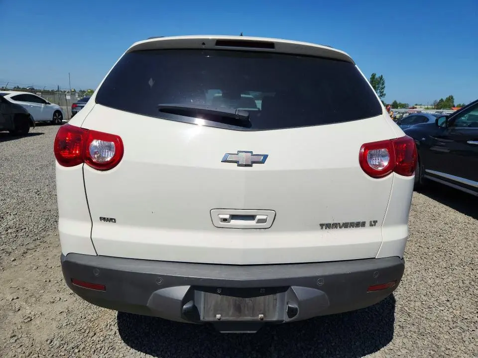2011 CHEVROLET TRAVERSE LT  