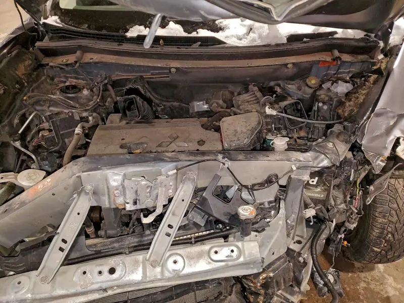 2020 MITSUBISHI OUTLANDER ES  