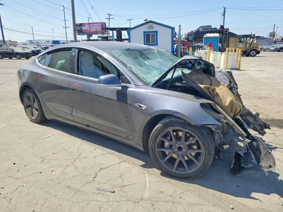 2018 TESLA MODEL 3   