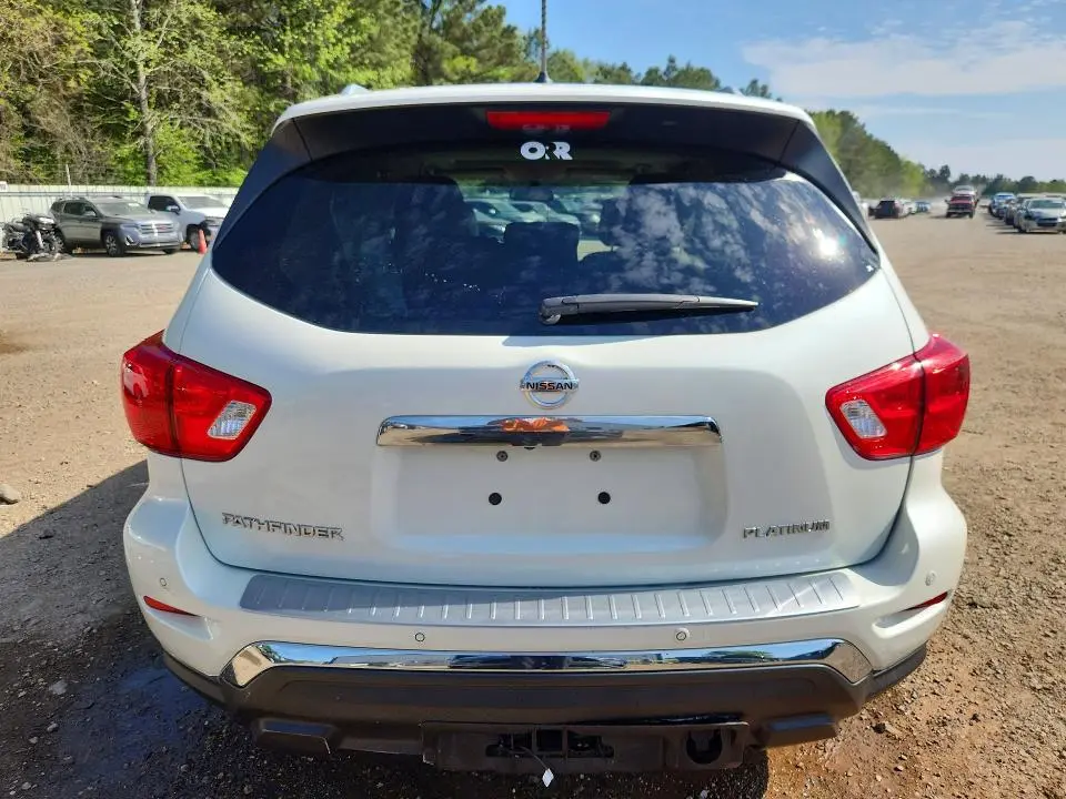 2018 NISSAN PATHFINDER PLATINUM  