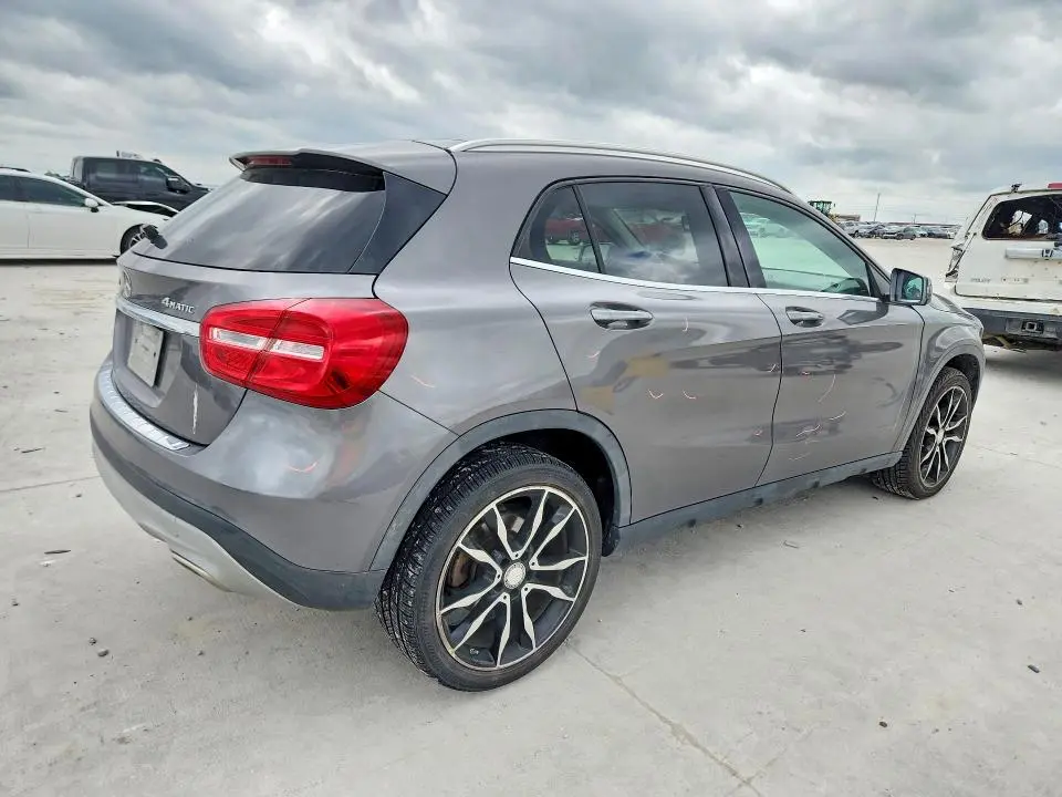 2015 MERCEDES-BENZ GLA 250 4MATIC  